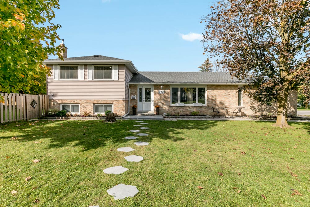 238 Hibiscus Court, Newmarket, ON