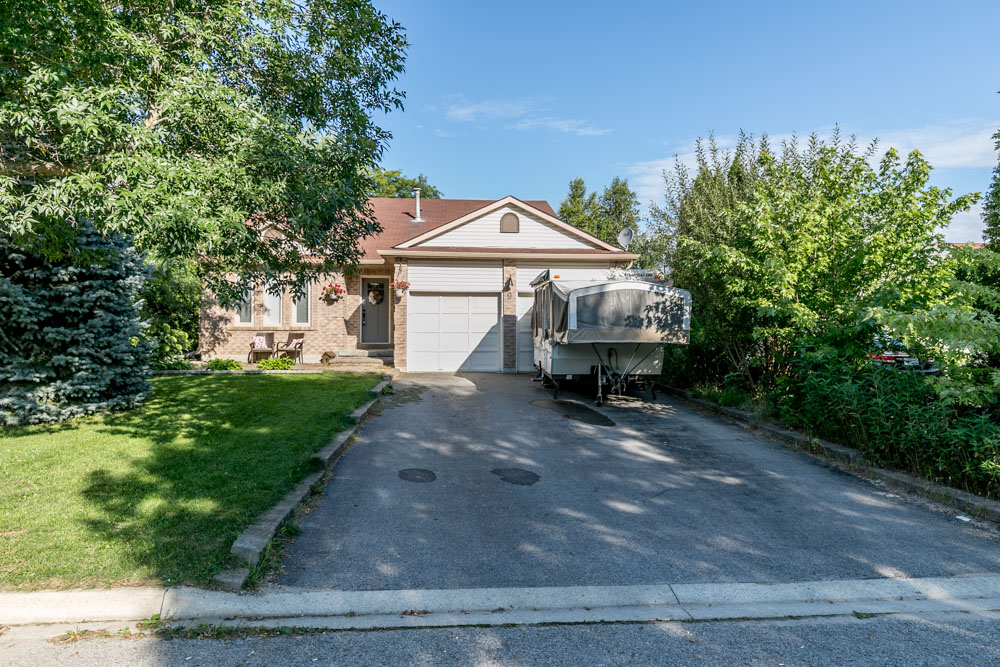 9 McQueen Street, Angus, ON